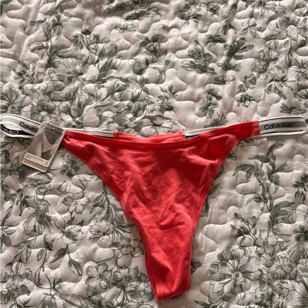 Calvin Klein Pink Cotton Thong with Logo Waistband